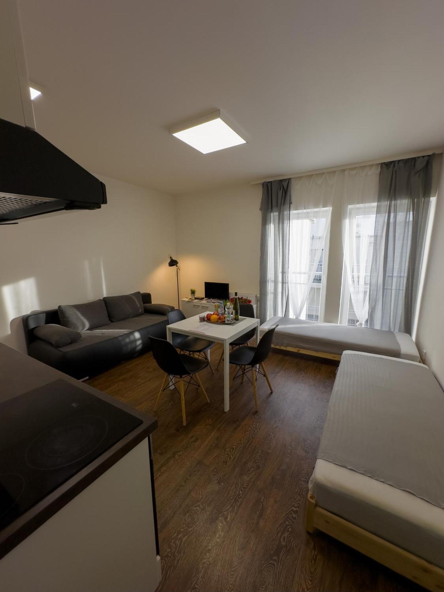 Haas Apartments Downtown With Parking Brno Bagian luar foto